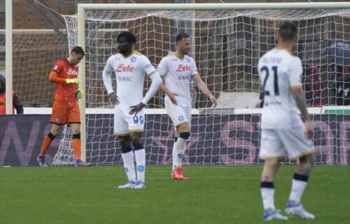 Od sjaja do očaja: Napoli vodio 2:0, pa u deset minuta doživeo poraz i ispao iz trke za Skudeto! (VIDEO)