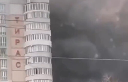 Crni DIM prekrio nebo iznad raketirane Odese - kabinet Zelenskog: Među poginulima i BEBA (VIDEO)