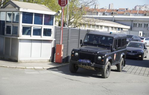 ZAPLENJEN Šarićev džip: Pauk izvukao "mercedes" iz vile na Senjaku - voze ga u SBPOK (FOTO)