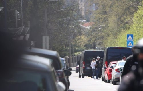 Policija i pripadnici SAJ-a: Evo ŠTA se trenutno dešava ispred kuće Darka Šarića (FOTO+VIDEO)