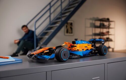 Kakav start F1 sezone: Napravili McLaren od LEGO kockica u prirodnoj veličini (FOTO+VIDEO)