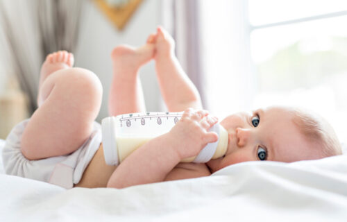 Odaberite onu pravu: Koje vrste FORMULA za bebe postoje i kako da je pripremite na najbolji način?