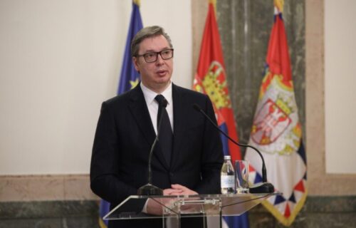 I opozicija glasala za Vučića u Gornjem Milanovcu: Predsednik proglašen za POČASNOG GRAĐANINA