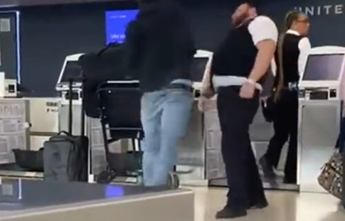"Gore" društvene mreže: Bivši sportista premlatio radnika na aerodromu! (VIDEO)