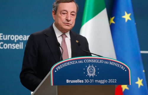 Mario Dragi ponovo PODNEO OSTAVKU: Italija na putu ka novim vanrednim izborima