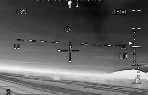 Vojska SAD u ŠOKU: Isplivao snimak nemogućeg MANEVRA na američkom nebu, to nisu njihovi avioni (VIDEO)