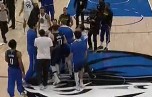 Dončić ponovo u sukobu sa Ratnicima: Slovenac dobacio nešto Kariju, umalo da dođe do opšte tuče! (VIDEO)