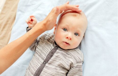 Zbog čega nastaje FONTANELA na bebinoj glavi, kako se neguje i o čemu treba voditi računa