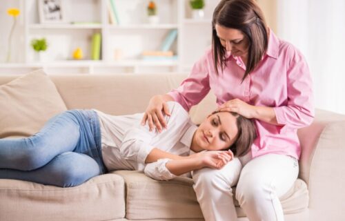 Nije samo menstruacija, ove fizičke promene su KLJUČNE: Koji su prvi znaci PUBERTETA kod devojčica?