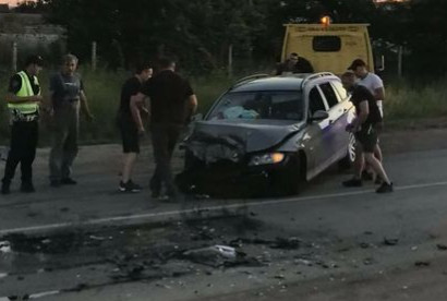 UDES na putu Novi Sad - Rumenka: Delovi automobila razbacani po kolovozu (FOTO)