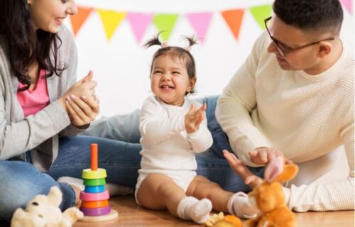 Ima odličan i veoma važan uticaj na RAZVOJ: Bebi od prvog dana treba da puštate MUZIKU, evo zbog čega