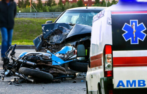 Automobilom prešla u suprotnu traku i ZAKUCALA se u kamion: Težak udes na obilaznici oko Beograda