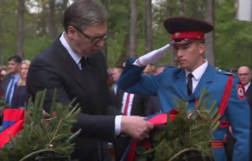 "Da se ponosimo svojim srpskim rodom": Vučić povodom Dana sećanja na žrtve ZLOČINA NDH (VIDEO)