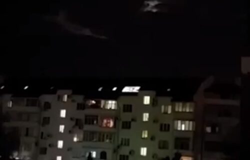 Ukazao se "ZNAK" na nebu iznad Rusije, ljudi u čudu gladaju ka MESECU (VIDEO)