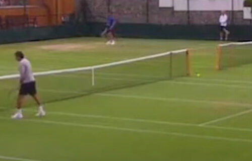 Hit snimak Novaka i Stefana kako igraju tenis: Đoković junior "posramio" tatu na izvanredan način (VIDEO)
