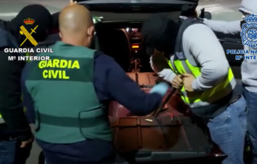 Saradnici škaljaraca "PALI" na Kanarskim ostrvima: Evo šta je španska policija ZAPLENILA u akciji (VIDEO)