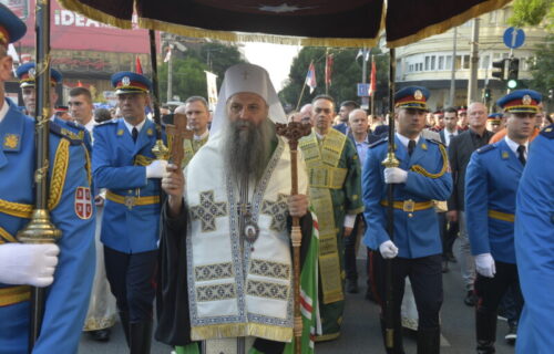 U toku spasovdanska LITIJA: Grad Beograd obeležava svoju slavu, patrijarh Porfirije u koloni (FOTO)