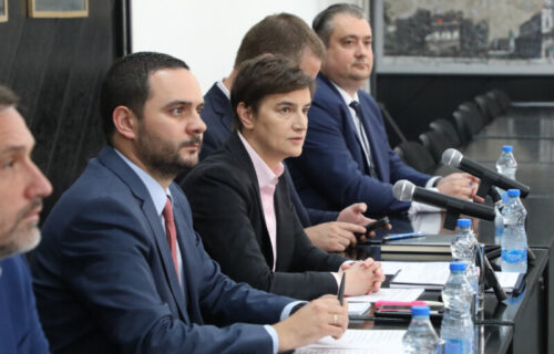 Brnabić nakon sastanka s radnicima "Fijata": Sutra počinje prijava, ovo su USLOVI za rad u inostranstvu