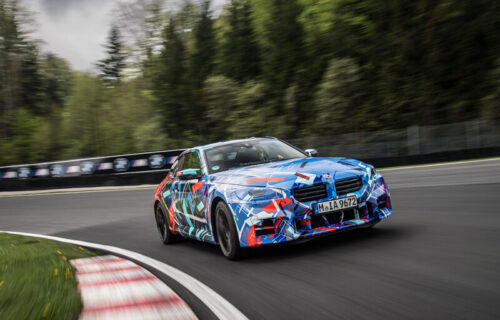 Stiže novi BMW M2: Zvanične fotografije otkrivaju detalj koji će oduševiti fanove (FOTO+VIDEO)