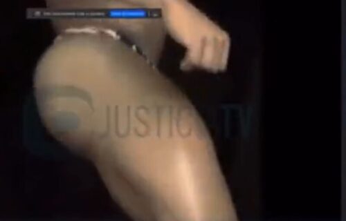 Striptiz prekinuo saslušanje: Sevalo MEĐUNOŽJE usred postupka protiv poznatog POLITIČARA (VIDEO)
