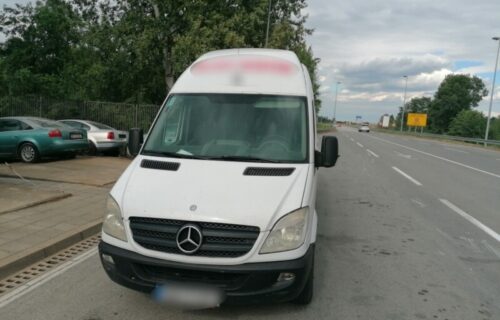 Neobičan slučaj ŠOKIRAO carinike: Vozač rekao da nema šta da prijavi, a onda je otkriveno sve (FOTO)