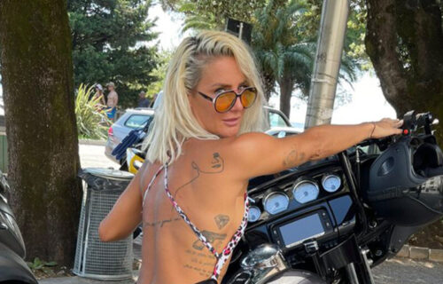 "Kakva si ti RIBETINA": Milica Dabović u nikad izazovnijoj pozi, zajahala motor i pokazala TELO (FOTO)