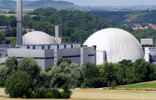 Viola na aparatima: Evropski parlament PODRŽAO svrstavanje gasa i nuklearne energije u zelene izvore