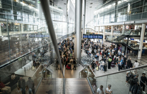 Haos na aerodromu: Selektor Švedske priveden zbog bombe!