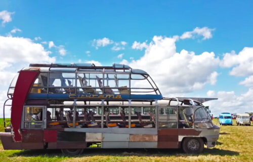 Ovo je najčudniji autobus ikada: Atrakcija Pariza 1960-ih ponovo će zablistati punim sjajem (VIDEO)