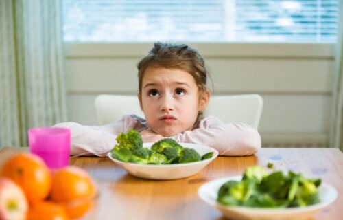 Nikada nemojte da PRISILJAVATE dete da jede: Nutricionista otkriva koje POSLEDICE to može da ostavi