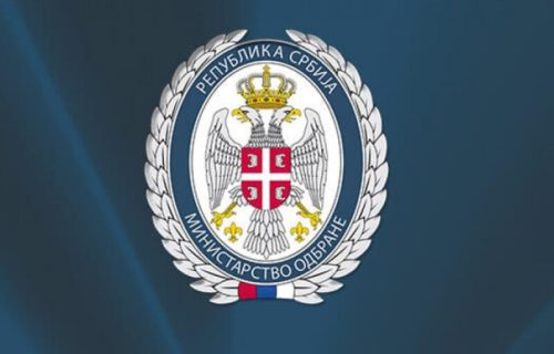 Na službena vozila Ministarstva odbrane naleteo civilni automobil, nema povređenih