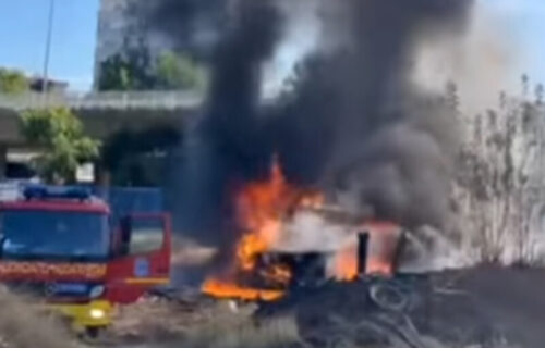 POŽAR u Novom Sadu: ZAPALIO se kamion, vatrogasci na terenu (VIDEO)