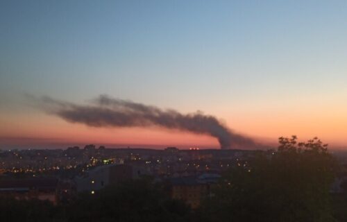 Bukti POŽAR na Košutnjaku: Gust DIM se nadvio nad Beogradom, vatrogasci na terenu (FOTO+VIDEO)