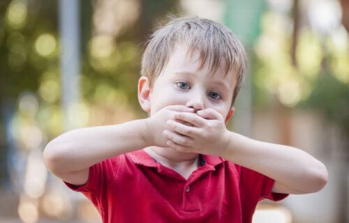 MUCANJE kod dece: Zašto se javlja i kako se rešava ovaj problem sa govorom