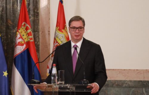 NEPRISTOJNA ŽAKLINA! Dok je Vučić odgovarao, Tatalović VIKALA i DOBACIVALA, prevazišla samu sebe