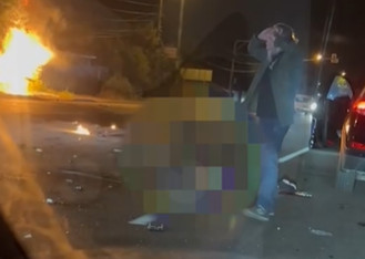 Vidno POTRESEN sa rukama na glavi: Dugin na mestu eksplozije gde je stradala njegova ćerka (VIDEO)