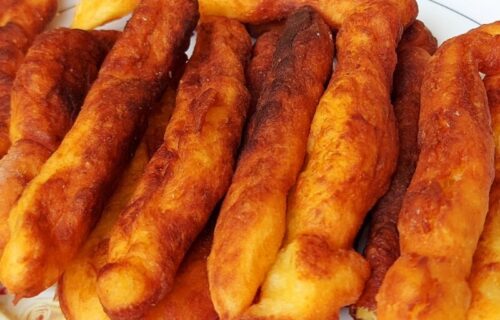 Savršen prilog uz svako jelo: Brza i hrskava grickalica od krompira (RECEPT+VIDEO)