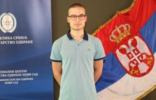 Svečani ispraćaj kandidata na dobrovoljno služenje VOJNOG ROKA u Novom Sadu: Među njima i sin Vučevića