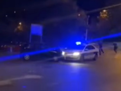 FILMSKA POTERA u Mirijevu: Autom bežao od policije, pa se zakucao, odmah ga opkolili (VIDEO)