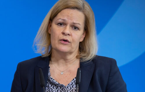Nemačka ministarka na meti kritika zbog ŠAMPANJCA u Ukrajini: Ovako je pokušala da se OPRAVDA (FOTO)