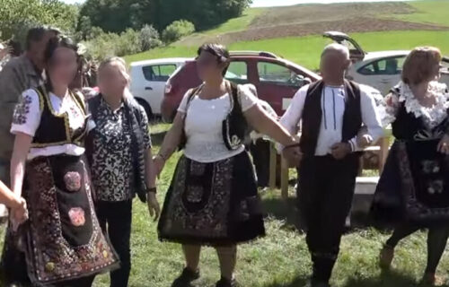 NAJBIZARNIJI običaj iz Srbije: Gomila muškaraca i žena stavi maske, uđe u pećinu, a onda počinje BLUD