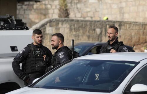 TERORISTIČKI napad u Jerusalimu, ranjeno osam ljudi: Među njima i trudnica, beba u TEŠKOM stanju (FOTO)
