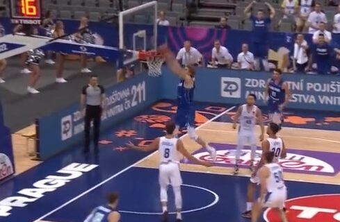 Pešiću, gledaš li ovo? Finac jednim potezom digao publiku na noge! (VIDEO)