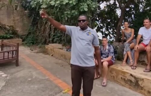 Hit snimak iz Zanzibara: Mustafa zapevao BAJAGINU pesmu kao da mu je SRPSKI maternji i oduševio Srbe