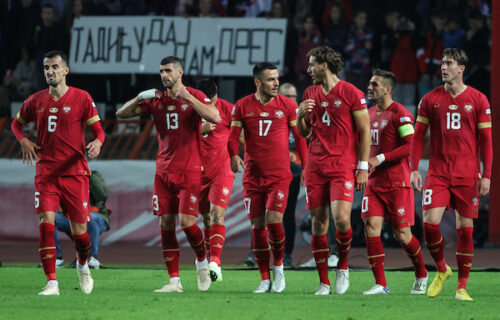 Ovako se veruje u Piksija i "orlove": Muzička zvezda odigrala tiket na Srbiju protiv Norveške! (FOTO)
