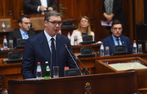 Završena posebna sednica Narodne skupštine: Predsednik Vučić predstavio Izveštaj u vezi sa KiM (VIDEO)