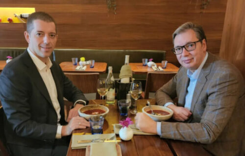 "Okrepljenje pred povratak": Predsednik Vučić i Marko Đurić predahnuli u Njujorku uz ruski boršč (FOTO)