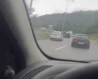 Lančani SUDAR kod Bubanj Potoka: Stvaraju se kilometarske kolone (VIDEO)