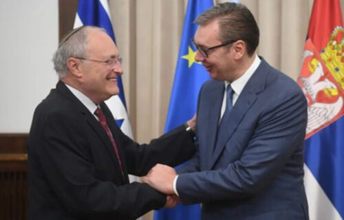 "Hvala što se borite za OSUDU ustaških zločina": Vučić razgovarao sa Efraimom Zurofom (FOTO)