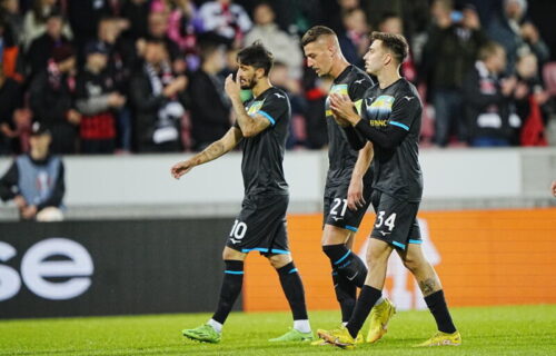 Južne vesti - Igrači i navijači FK Radnički Niš posle pobede u prvom meču  prvog kola kvalifikacija za Ligu Evrope protiv Gzira United F.C. (4:0) na  stadionu Čair.